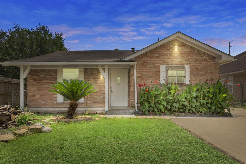 1110 Iowa Street, South Houston, Texas image 2