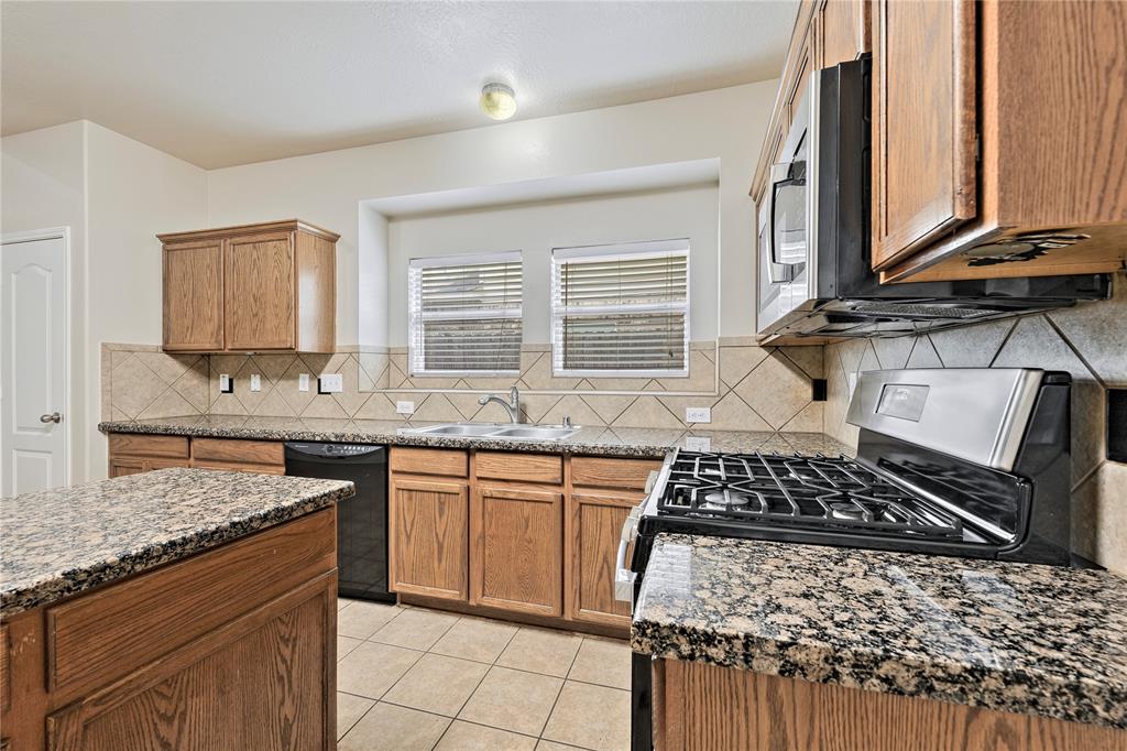 20318 Yosemite Falls Drive, Tomball, Texas image 10