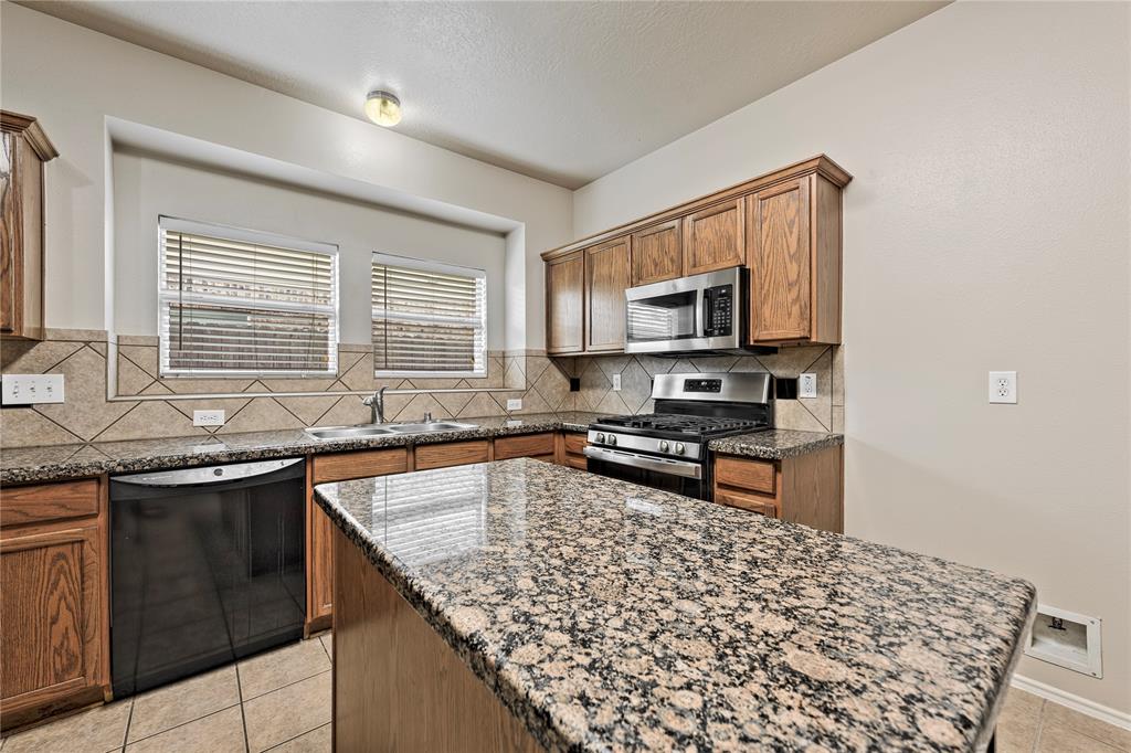 20318 Yosemite Falls Drive, Tomball, Texas image 9