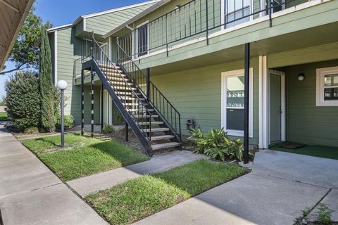 Condominium in Houston TX 14777 Wunderlich Drive 24.jpg