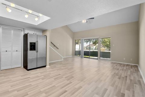 Condominium in Houston TX 14777 Wunderlich Drive 3.jpg