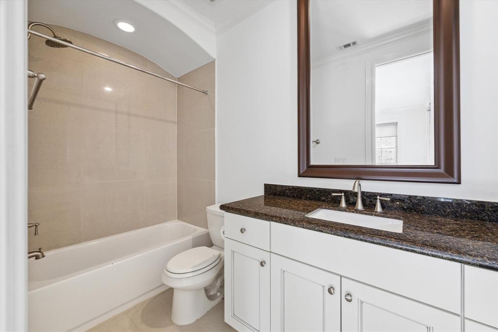 4725 Oakshire Drive, Houston, Texas image 7