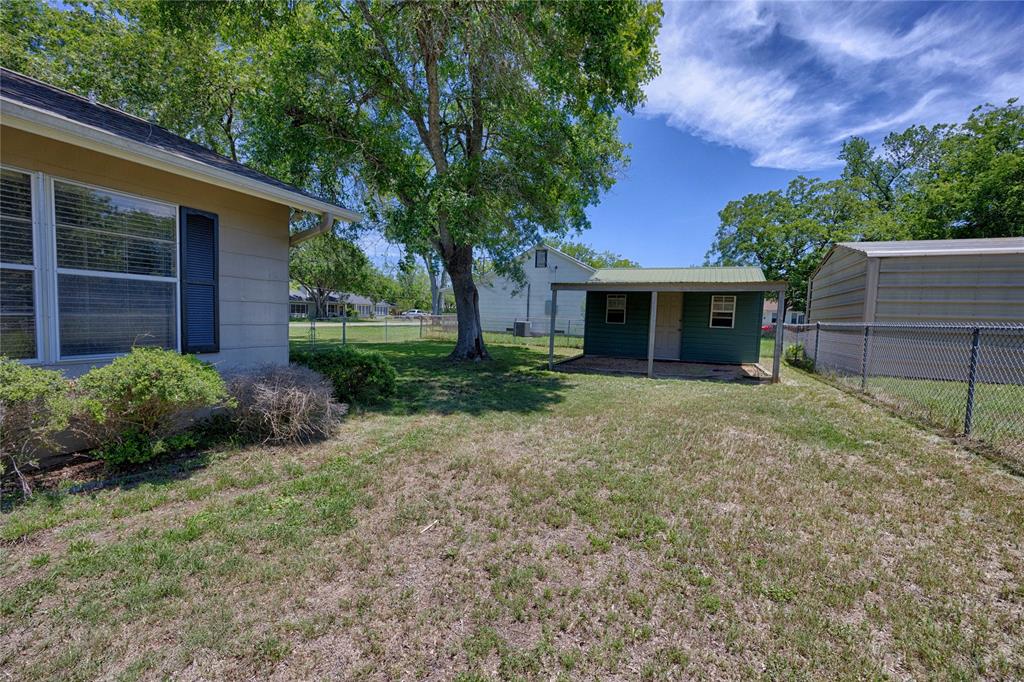 207 River Street, Hallettsville, Texas image 24