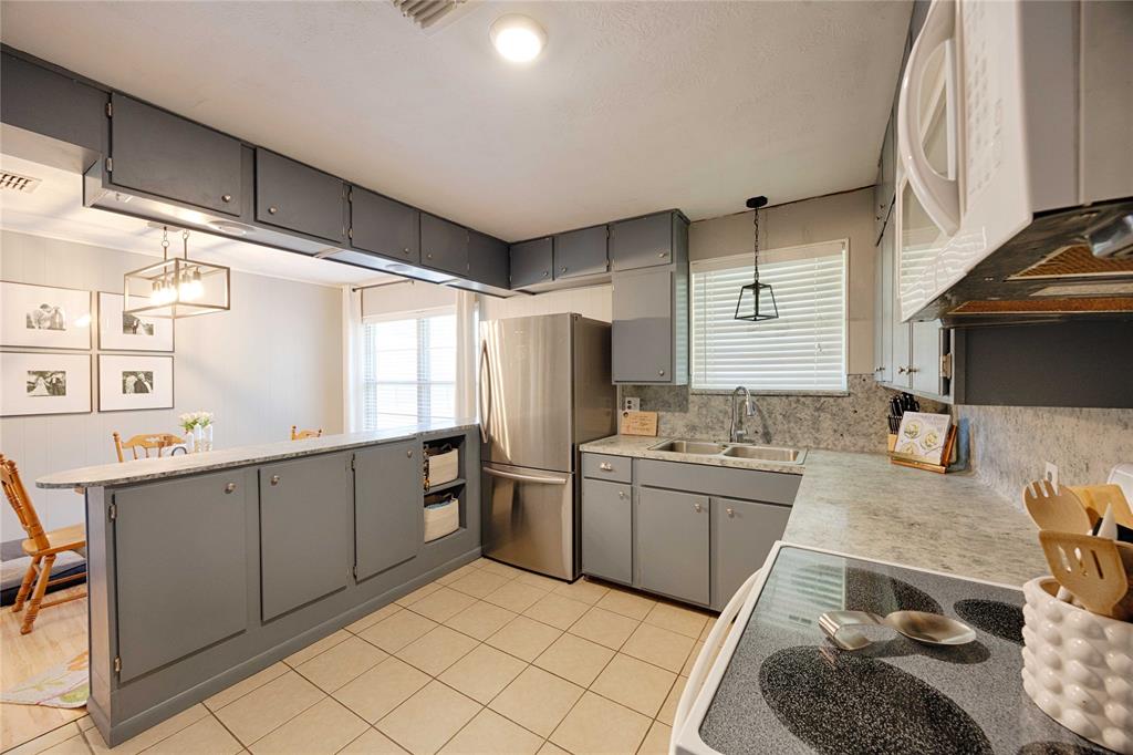 207 River Street, Hallettsville, Texas image 11