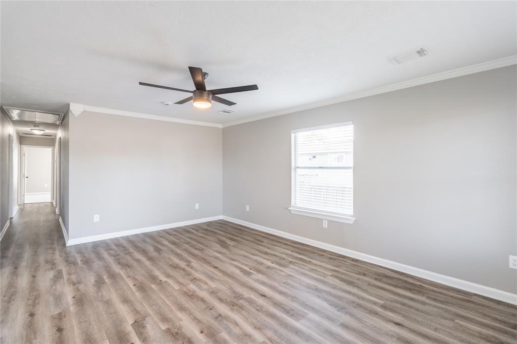 725 10th Street, Dickinson, Texas image 3
