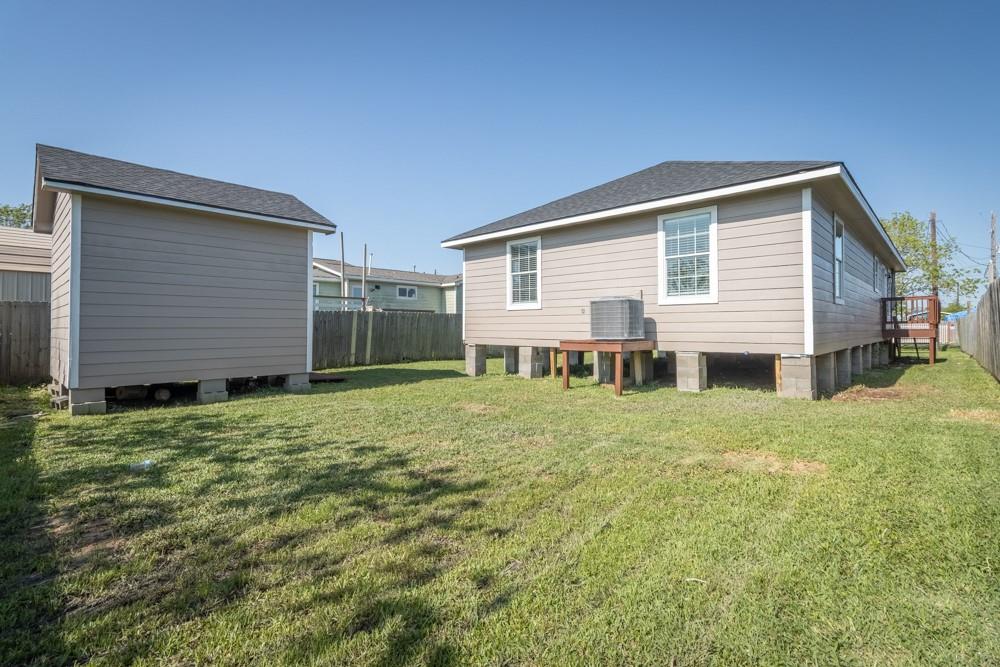 725 10th Street, Dickinson, Texas image 23