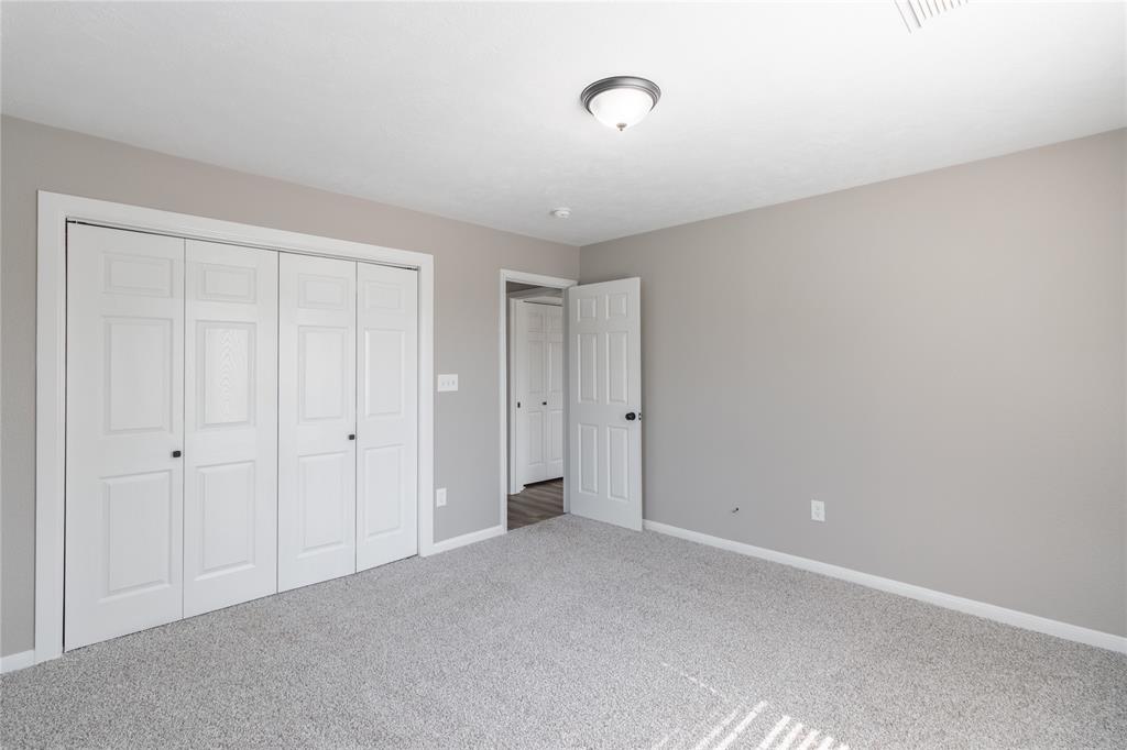 725 10th Street, Dickinson, Texas image 12
