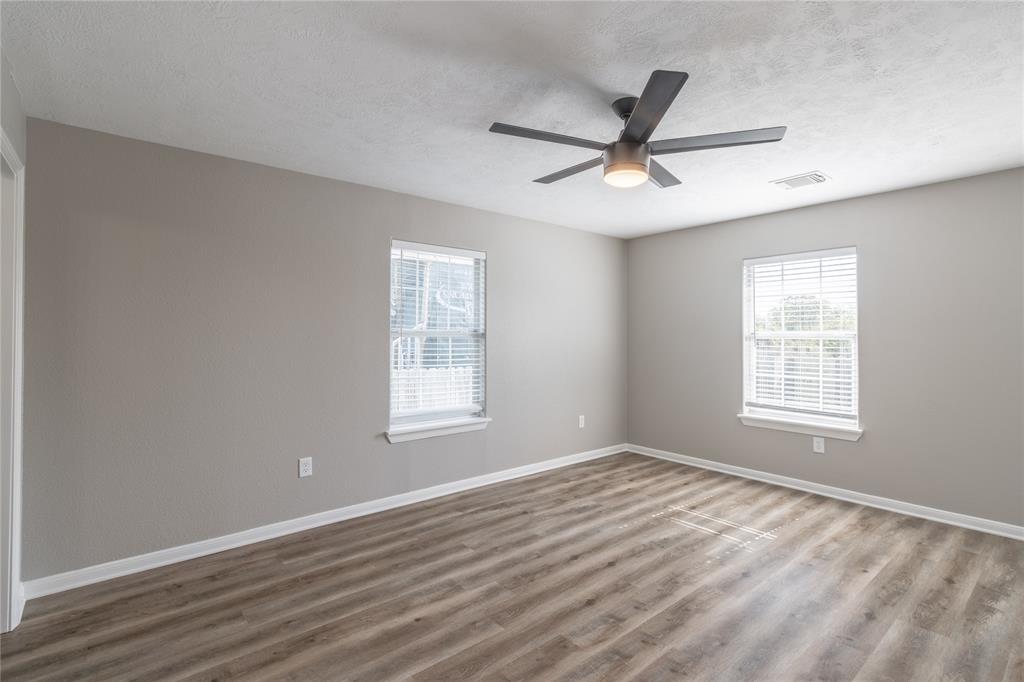 725 10th Street, Dickinson, Texas image 10