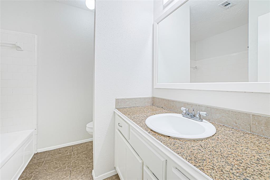 17411 Edgehaven Drive, Missouri City, Texas image 9
