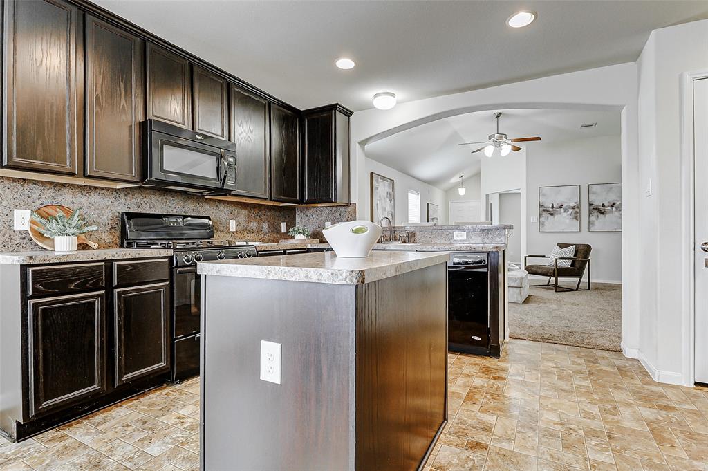 2602 Seahorse Bend Drive, Katy, Texas image 16