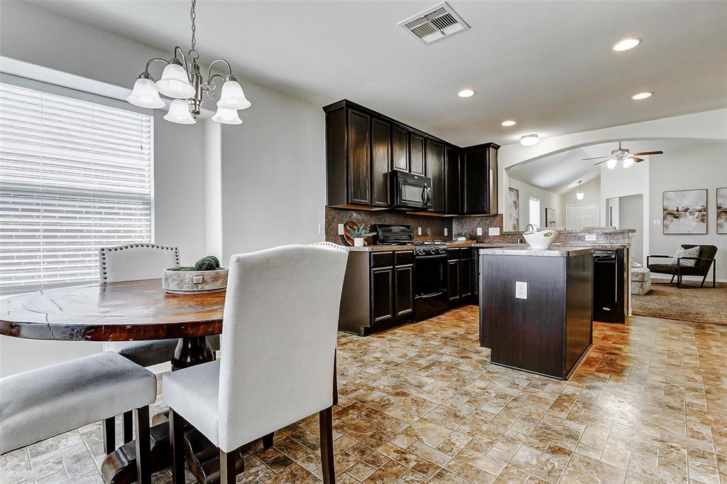 2602 Seahorse Bend Drive, Katy, Texas image 20