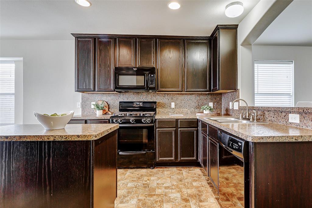 2602 Seahorse Bend Drive, Katy, Texas image 18