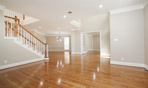 Single Family Residence in Bellaire TX 536 3rd Street 8.jpg