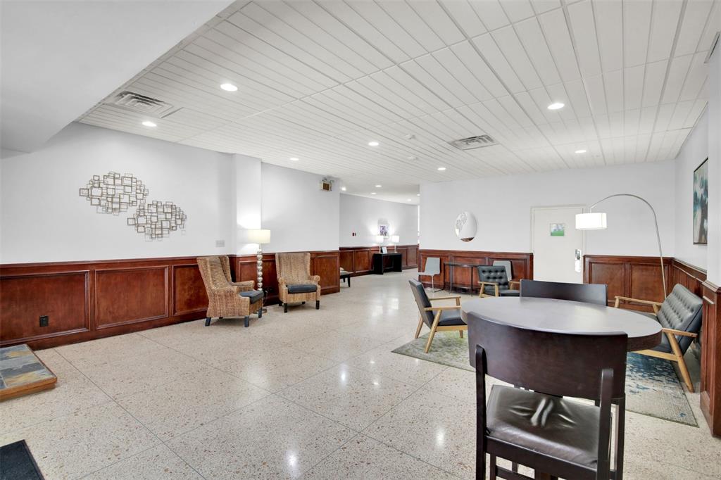 1800 Lavaca Street 312