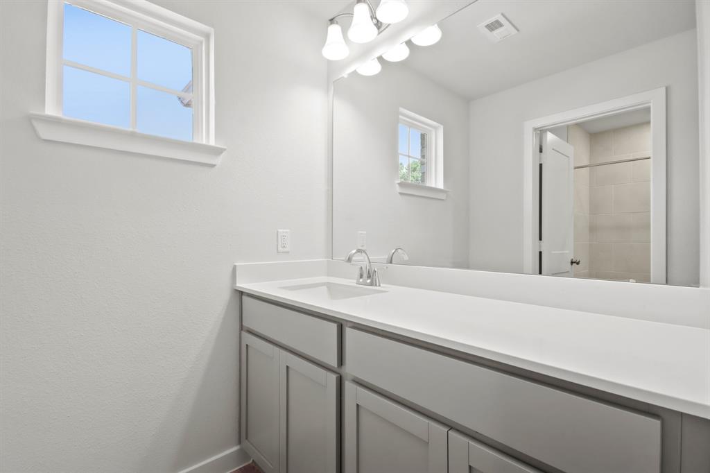 209 Bronzewood Terrace Court, Conroe, Texas image 13