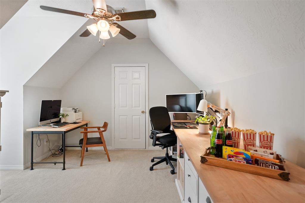 8215 Vaulted Pine Drive, Humble, Texas image 23