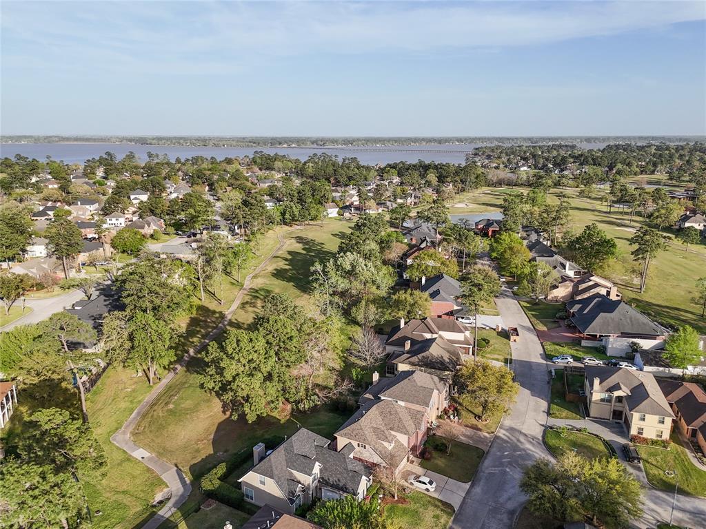 8215 Vaulted Pine Drive, Humble, Texas image 44
