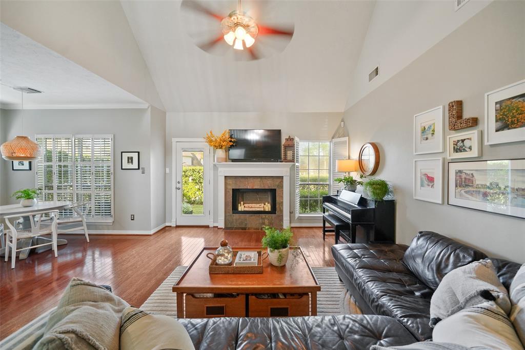 8215 Vaulted Pine Drive, Humble, Texas image 13