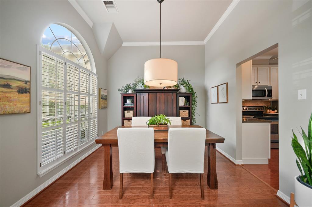 8215 Vaulted Pine Drive, Humble, Texas image 12