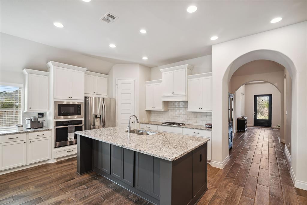 404 Callery Pear Court, Conroe, Texas image 13
