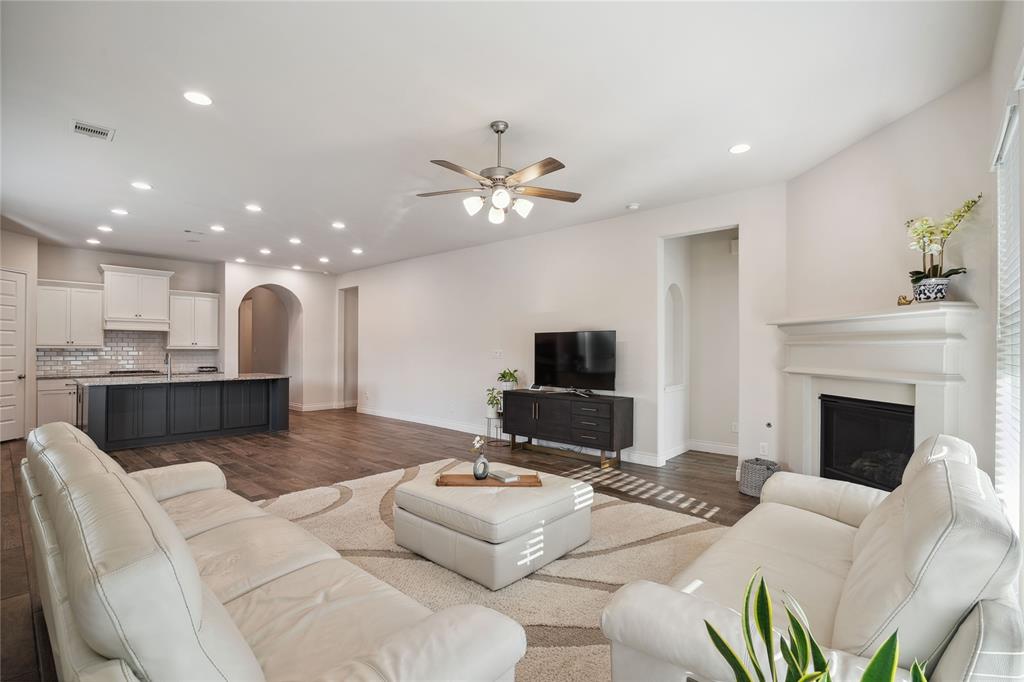 404 Callery Pear Court, Conroe, Texas image 22