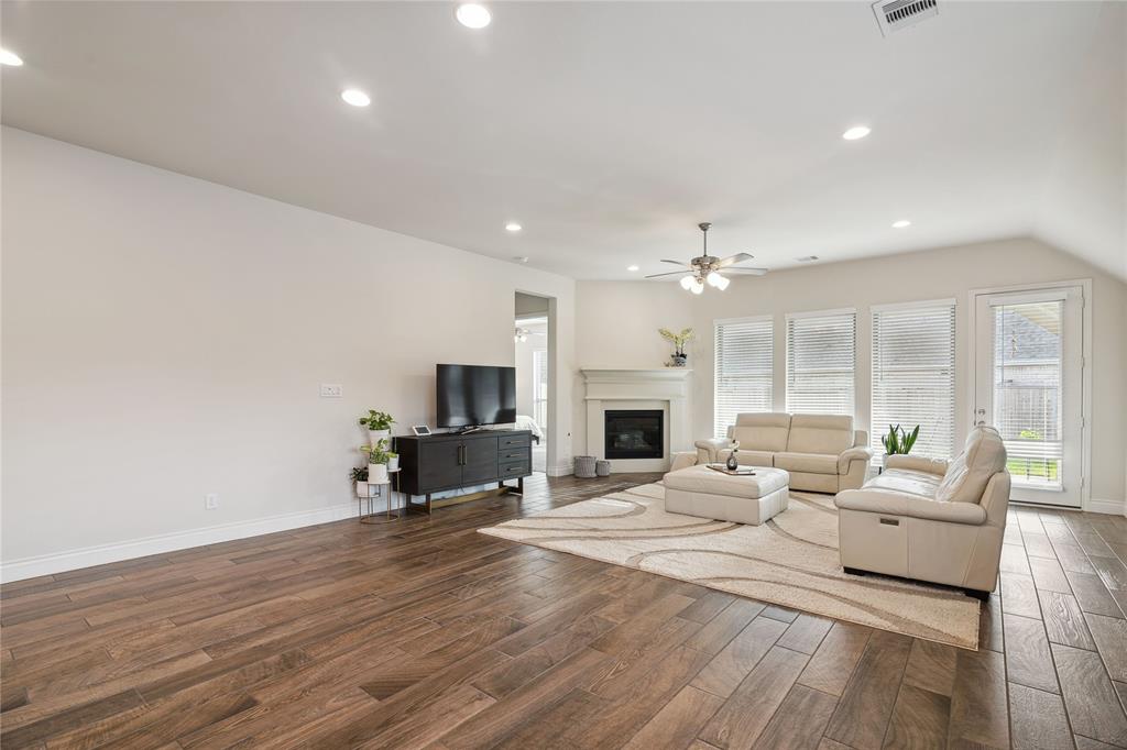 404 Callery Pear Court, Conroe, Texas image 21