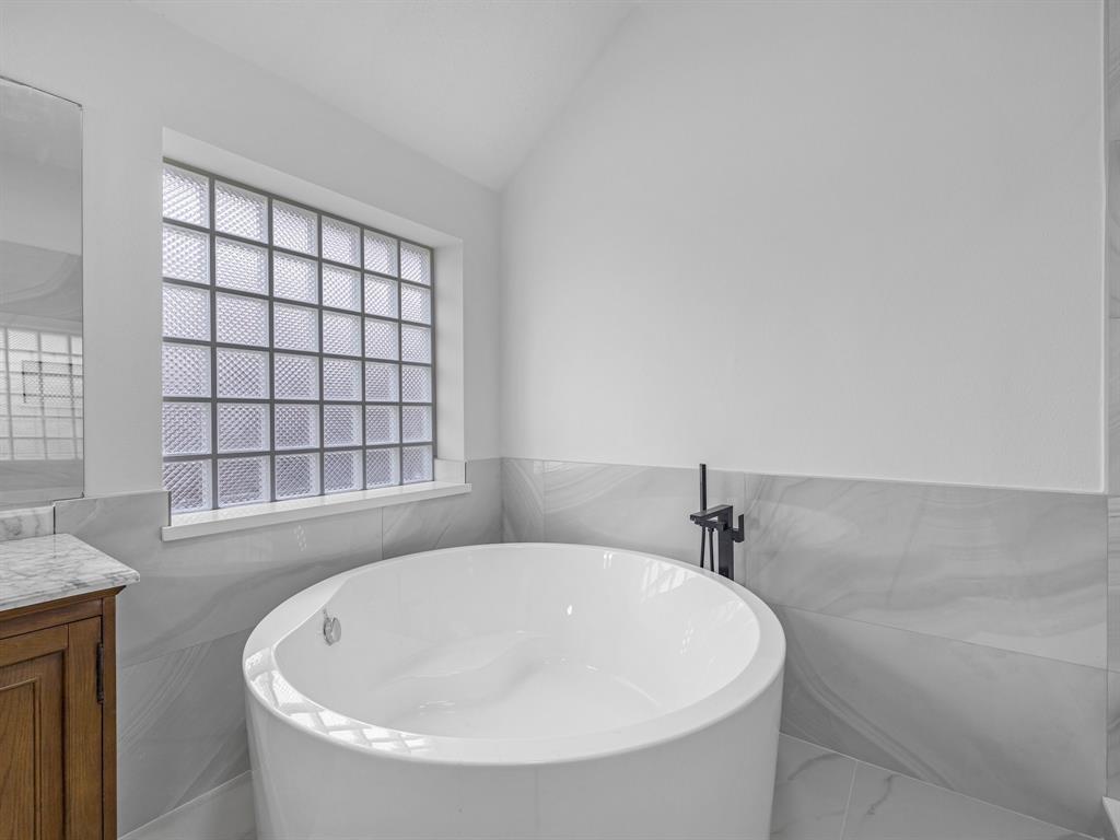 2221 W Van Trease Drive, Deer Park, Texas image 22