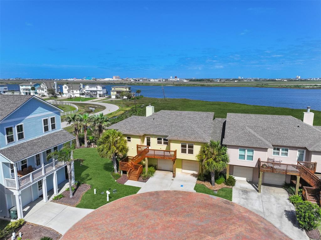 2807 Izamal Court, Galveston, Texas image 2