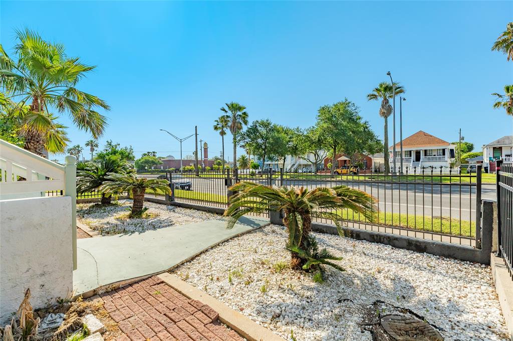 1016 Broadway Street, Galveston, Texas image 37