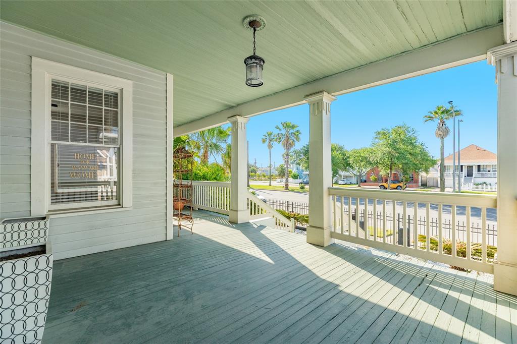 1016 Broadway Street, Galveston, Texas image 4