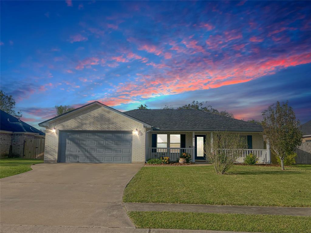 125 Corkwood Street, Lake Jackson, Texas image 1