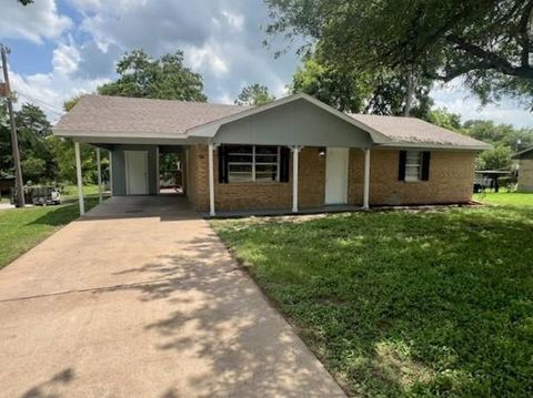 1314 Garrett Street Brenham TX 77833