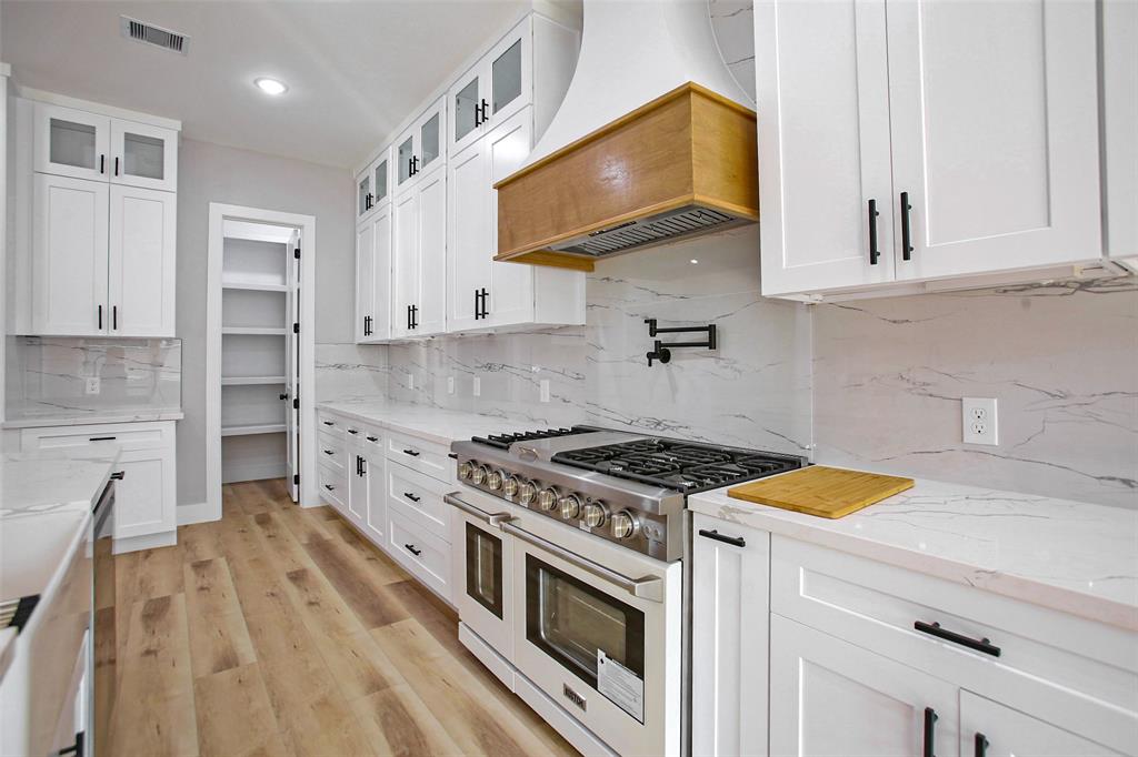 27 Newberry Court