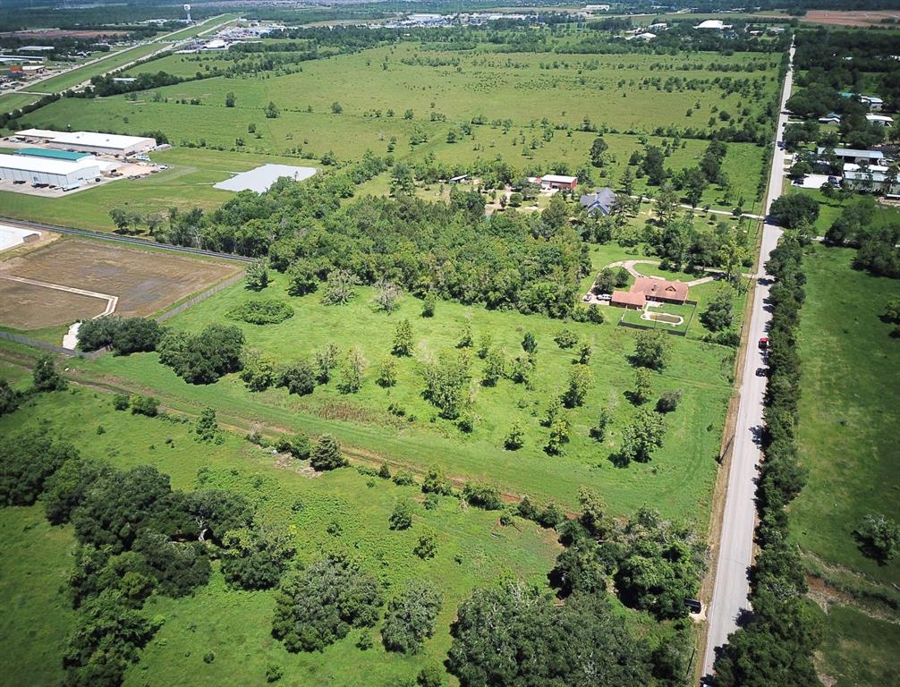 Clifford Street, Alvin, Texas image 8