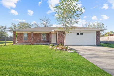 2414 Camillia Street Highlands TX 77562