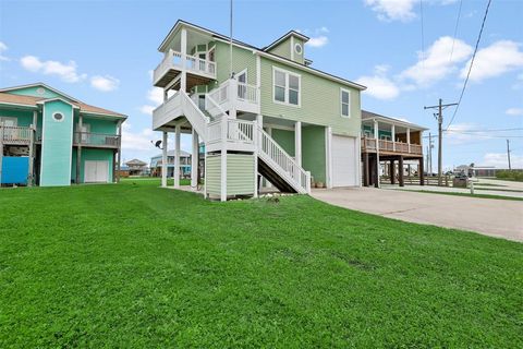 Single Family Residence in Crystal Beach TX 971 S Cove 33.jpg