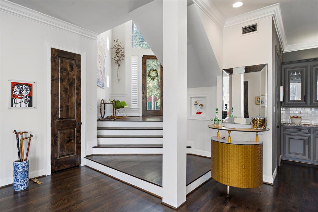 2 Hilshire Oaks Court