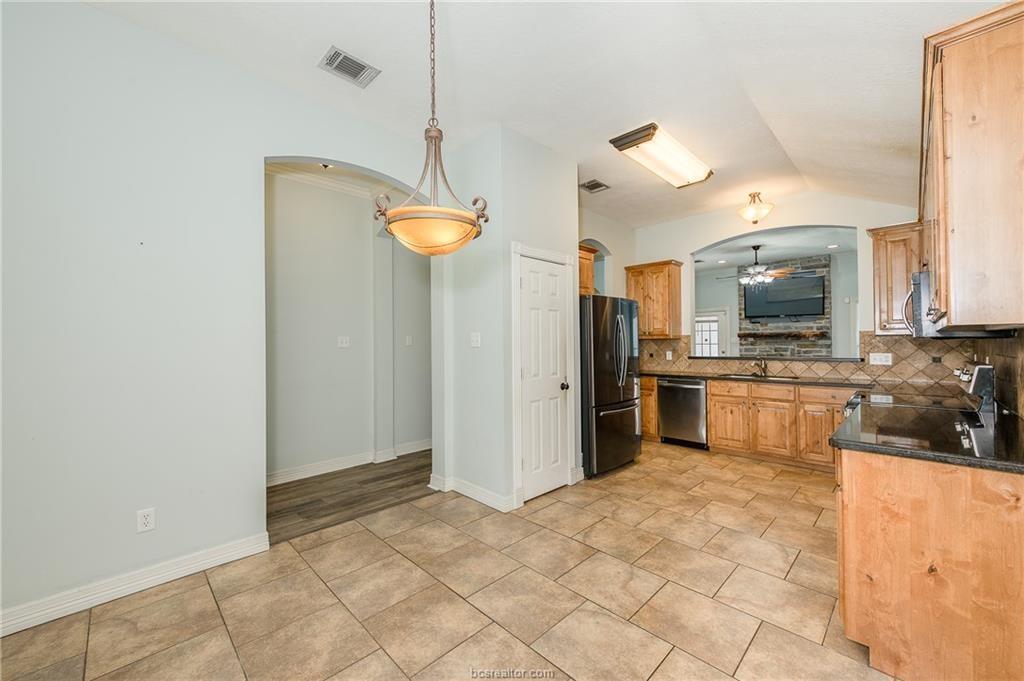 949 Avenue E, Somerville, Texas image 11
