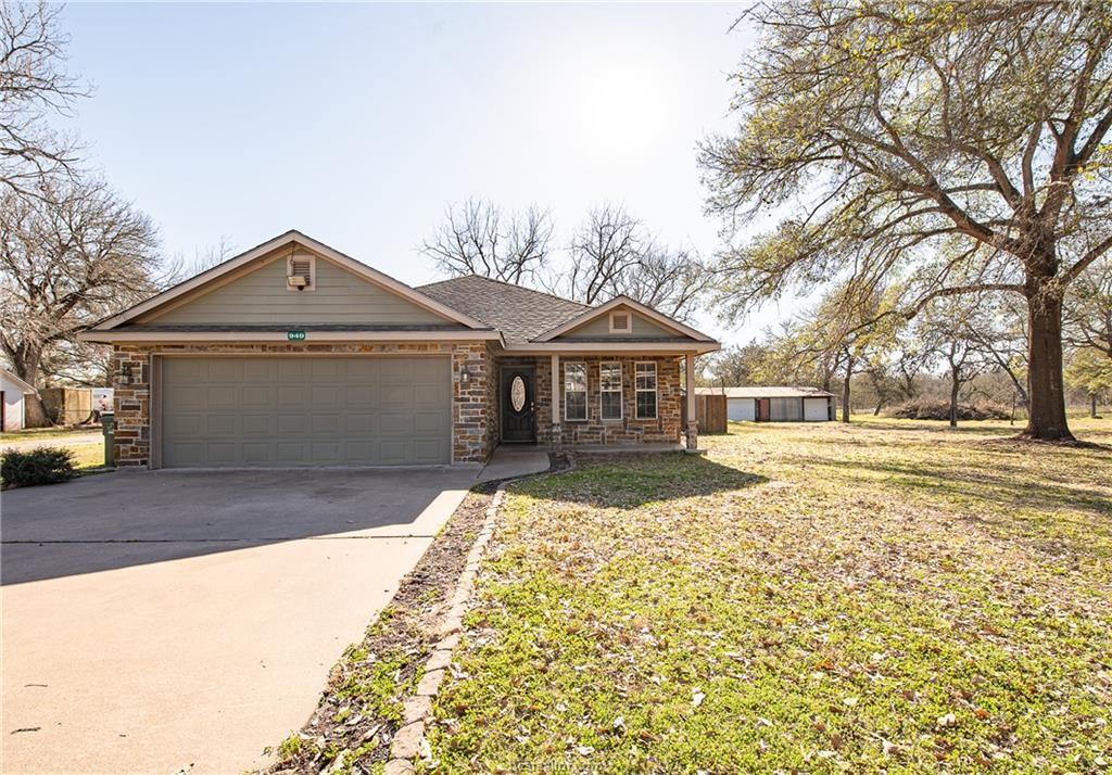 949 Avenue E, Somerville, Texas image 1