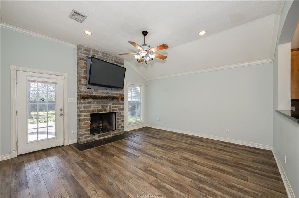 949 Avenue E, Somerville, Texas image 3