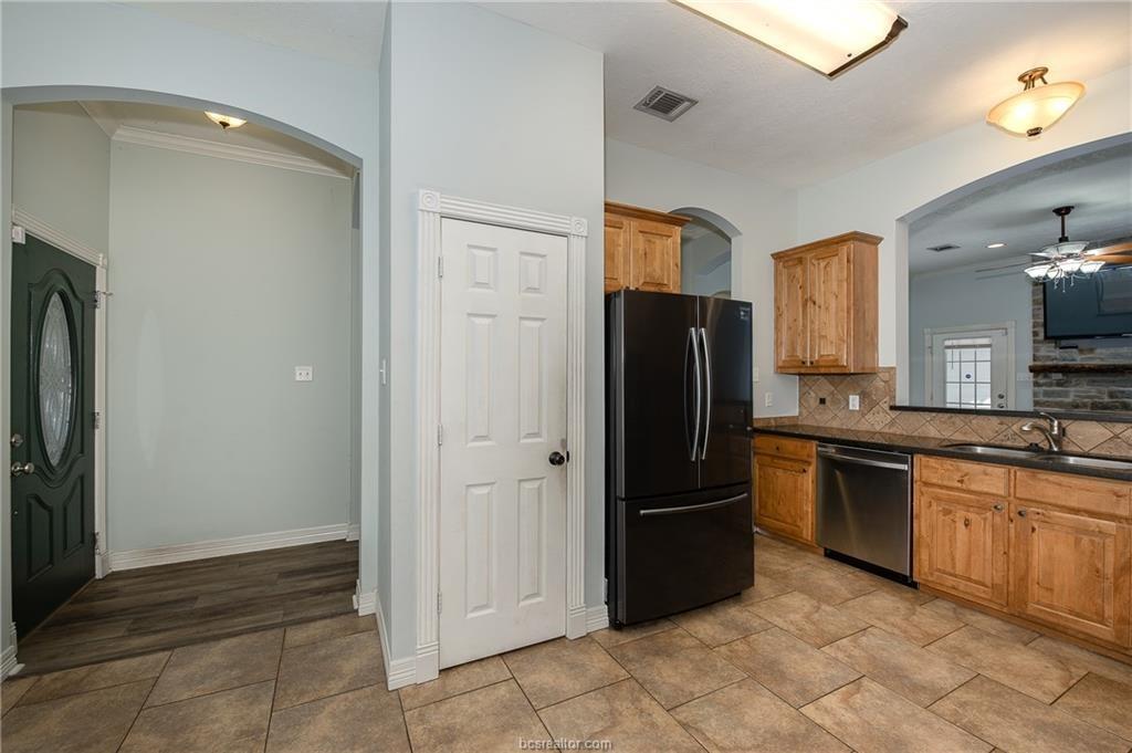 949 Avenue E, Somerville, Texas image 7