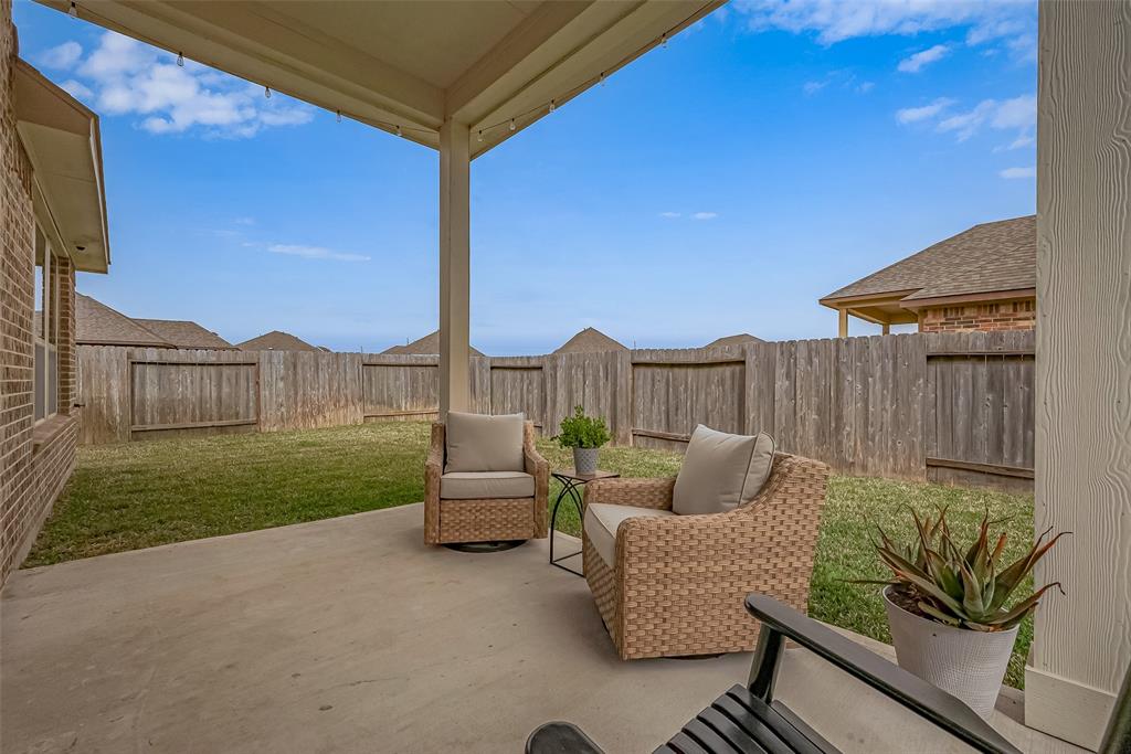 8723 Gladiolus Drive, Richmond, Texas image 48