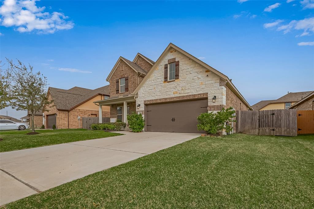 8723 Gladiolus Drive, Richmond, Texas image 3