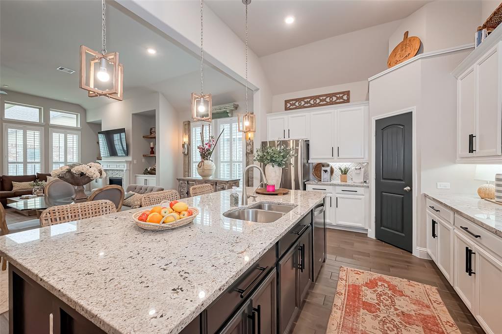 8723 Gladiolus Drive, Richmond, Texas image 13