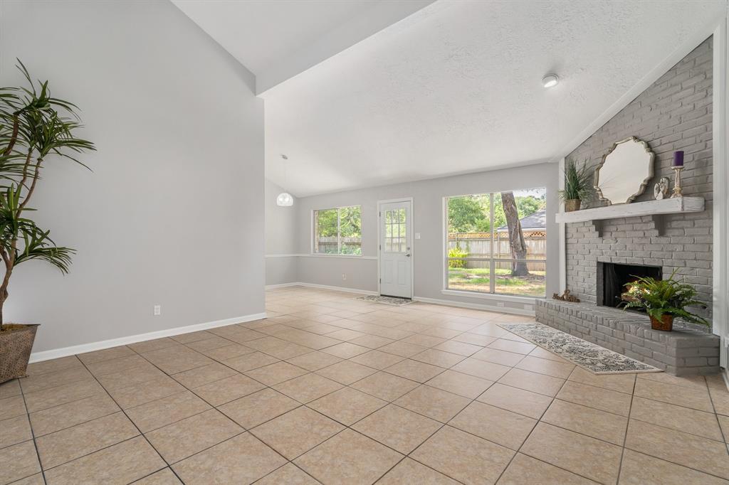 1611 Cantrell Boulevard, Conroe, Texas image 4
