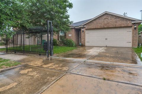 Single Family Residence in Houston TX 8046 Hall View Drive 13.jpg