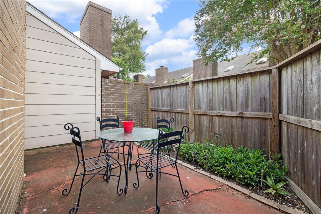 13720 Hollowgreen Drive #706, Houston, Texas image 3