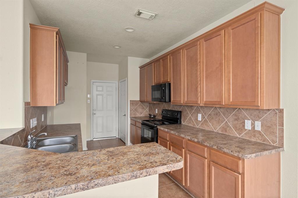 251 Drake Run, League City, Texas image 11