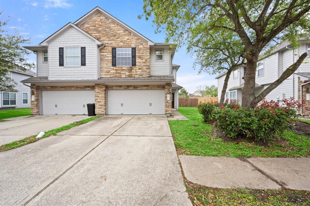 251 Drake Run

                                                                             League City                                

                                    , TX - $239,000