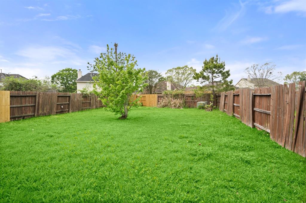 251 Drake Run, League City, Texas image 23